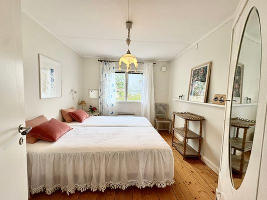 Sjötomt med egen sandstrand o brygga på Färingsö - Bild 34