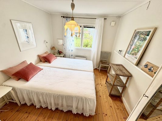 Sjötomt med egen sandstrand o brygga på Färingsö - Bild 33