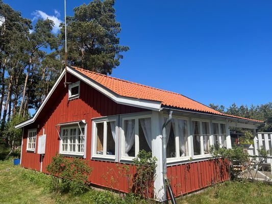 Stuga vid Böda hamn, nära badstrand