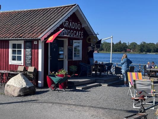 Nybyggt hus mitt i skärgårdsidyllen Gräddö - Bild 14