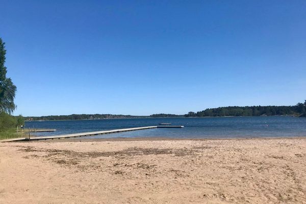 Mysigt sommarställe med bastu - Bild 18