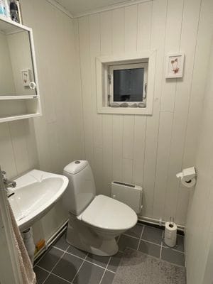 Stuga vid Össby med havsutsikt och enskilt läge - Bild 15