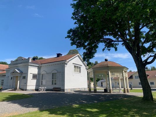 Den gamla brunnen, fortfarande fullt fungerande