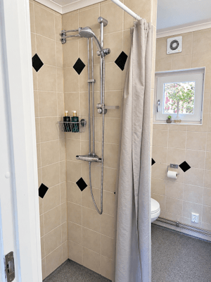 Sommaridyll nära bad och hamn – med privat jacuzzi - Bild 15