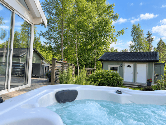 Sommaridyll nära bad och hamn – med privat jacuzzi - Bild 25