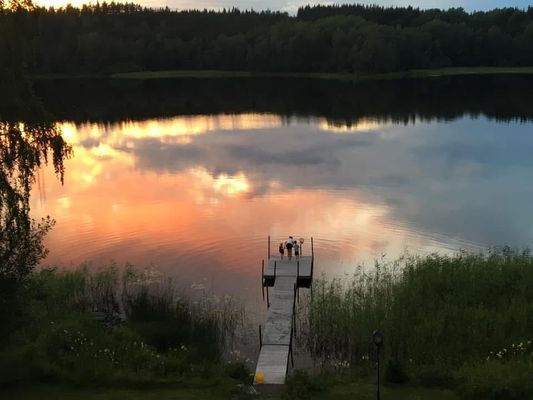 Fantastiskt familjehus med sjötomt och bastu - Bild 3