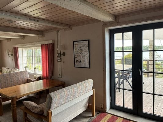 Sjönära stuga i herrgårdsmiljö med egen brygga - Bild 15