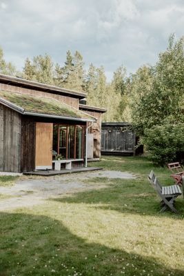 Gästhuset rummer 8–10 personer.