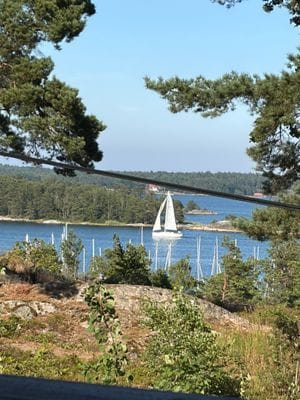 Stockholms skärgård, brygga, bastu och bilväg - Bild 2