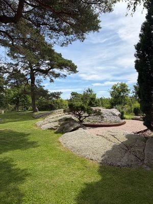 Underbar kustidyll vid havet med unik trädgård - Bild 27