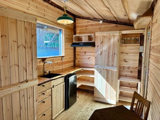 Vackert tiny house i naturområde - Bild 5