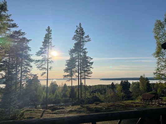 Stor timmerstuga med panoramautsikt över Siljan