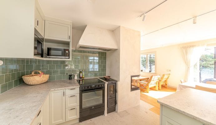 Nybyggt skärgårdshus, privat brygga och sandstrand - Bild 25