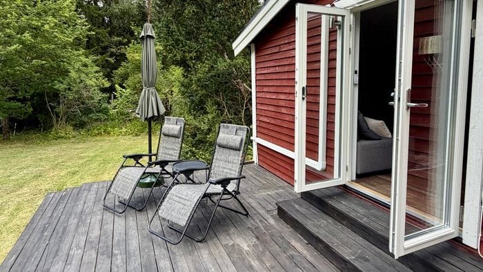 Fritidshus nära badsjö och natur - Bild 9