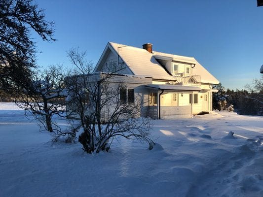 Naturnära boende nära Isaberg med sjö & roddbåt - Bild 7