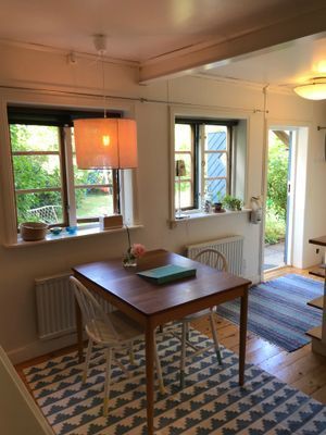 Charmig liten gårdslägenhet 400 m från ringmuren