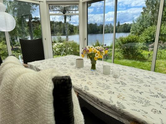 Hus med sjötomt, brygga & vedeldad bastu - Bild 5