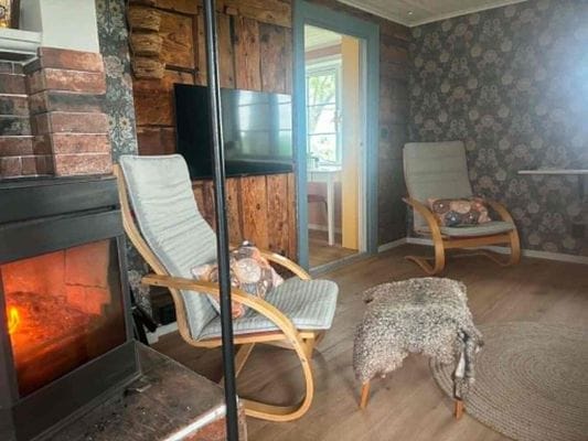 Vardagsrum med kamin