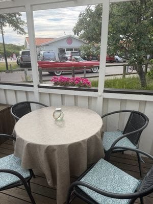 Mysig stuga med toppläge vid Skrea strand - Bild 6