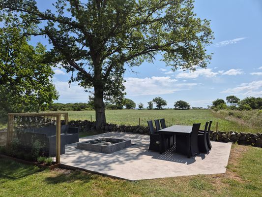 Uteplats i kvällssolen