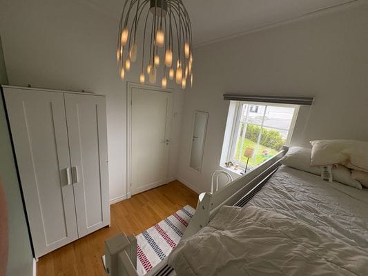 Rönnäng - fin lägenhet på nedre plan nära bad - Bild 9