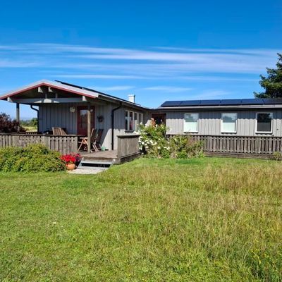 Mysig och havsnära sommarstuga i Kårehamn/Petgärde