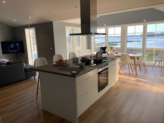 Nybyggd sjöstuga med fantastisk utsikt - Bild 24
