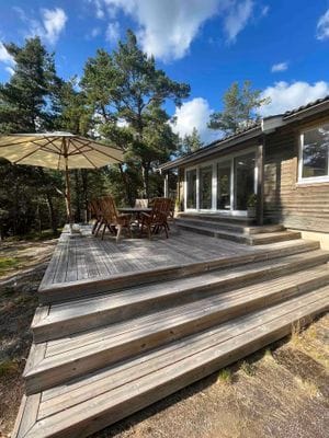 Modern och mysig stuga i skogen - Bild 8