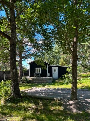 Modern och mysig stuga nära Arkösund skärgården