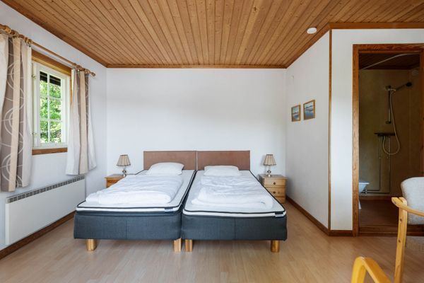 Rum 21 – egen ingång och terrass vid vattnet - Bild 2