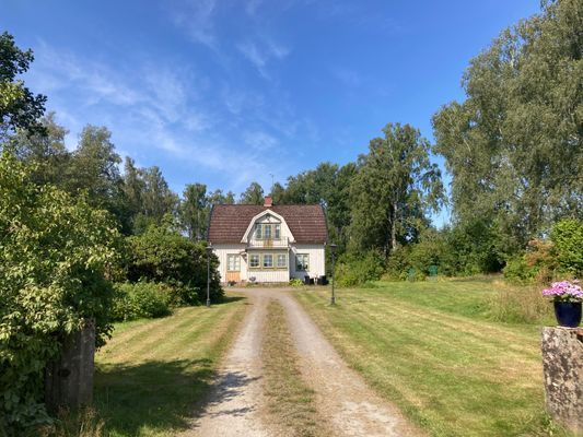 Stor villa nära Sämsjön