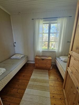 Boende 5 m från Vättern med roddbåt - Bild 10