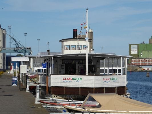 Jättefin stuga nära strand, pool, brygga i Åhus - Bild 62