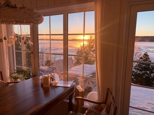 Hus Kilstrand vid sjökanten av Sävensjön - Bild 2