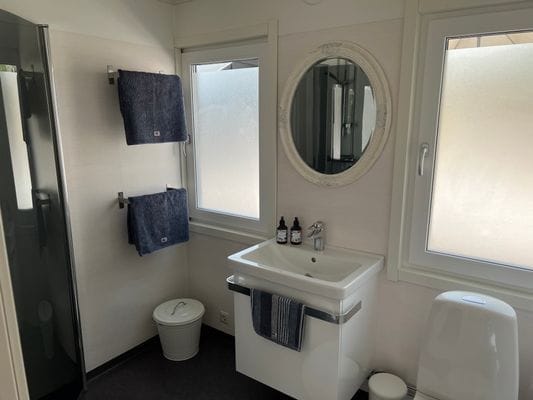 Trivsamt fritidshus i Kaggebo nära hav och bad - Bild 9