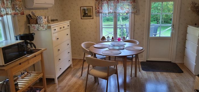 En mysig stuga mitt i ett naturreservat i Dalsland - Bild 21