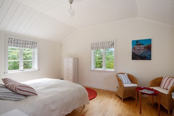 Vacker villa vid kusten i skärgården - Bild 17