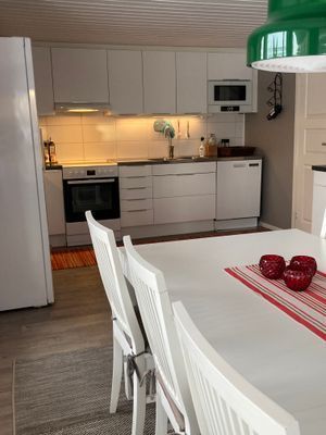 Fin fjällstuga med bastu och kamin - Bild 6