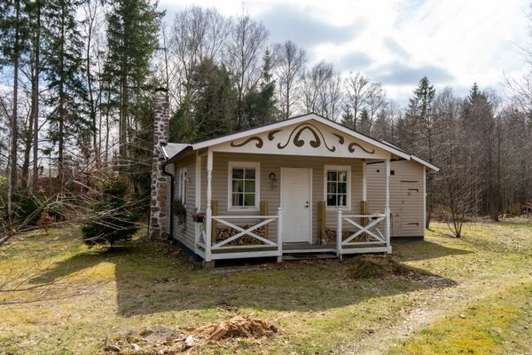 Stuga mitt i skogen - Bild 3