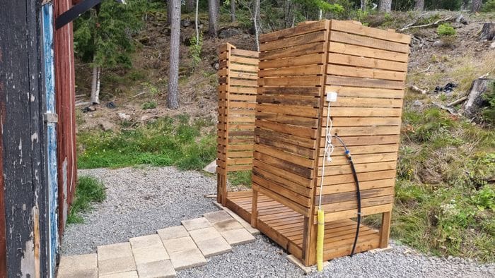 Rum med 2 bäddar mitt i skogen. - Bild 4
