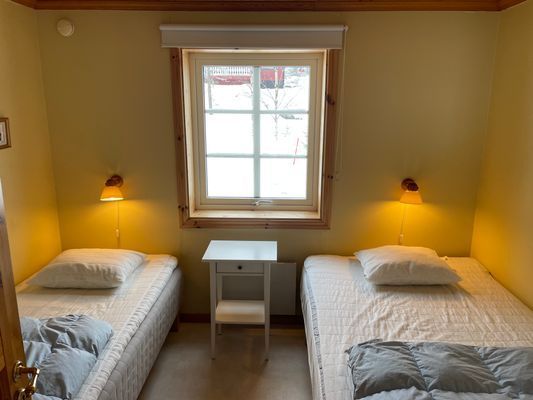 Långberget mysig stuga nära Spårcentralen - Bild 7