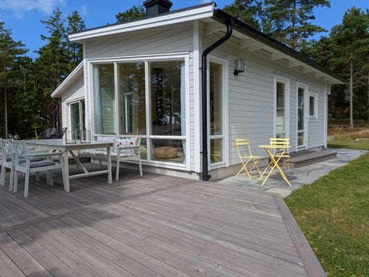 Arkitektritad stuga med havsutsikt nära Grebbestad - Bild 5