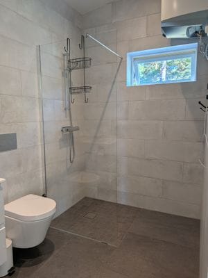 Badrum i huvudhuset