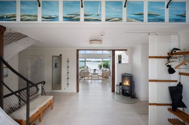 Vacker villa vid kusten i skärgården - Bild 18