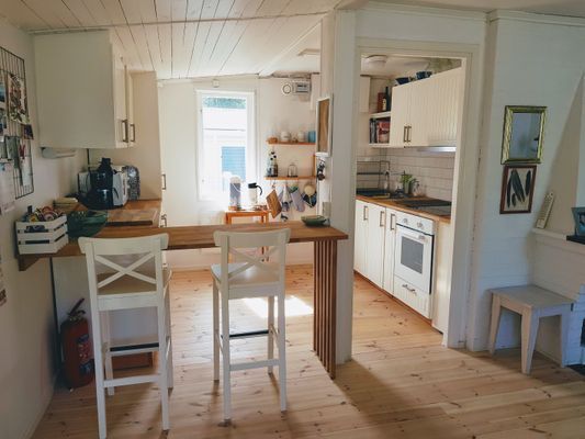 Stuga vid havet, nära strand och skog. - Bild 10