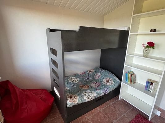 Det lilla enkla Gästhuset uthyres separat