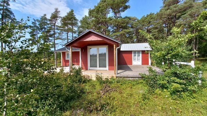 Röd trästuga Fria tider i augusti - Bild 2