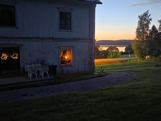 1800-tals hus med utsikt över Ångermanälven - Bild 9