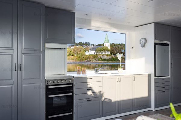 Lyxig husbåt med bastu, takterrass och havsaccess - Bild 9