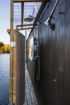 Lyxig husbåt med bastu, takterrass och havsaccess - Bild 17